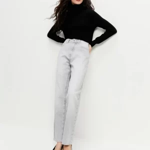 Calça jeans reta cinza