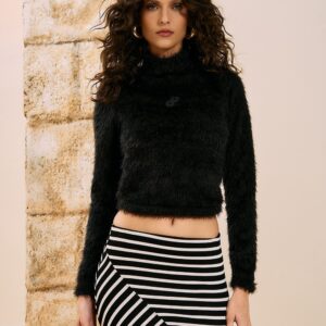 Blusa Cropped Gola Alta Peluciada