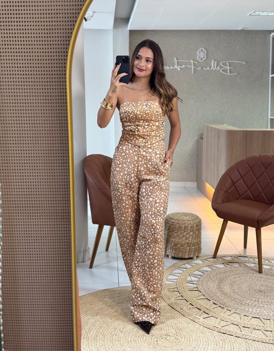 Calça Alfaiataria Wide Leg Animal Print