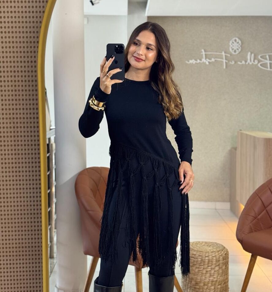 Blusa Manga Longa Assimétrica Com Franjas