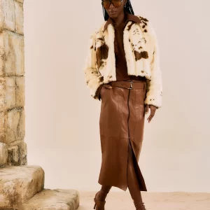 Casaco Cropped Faux Fur