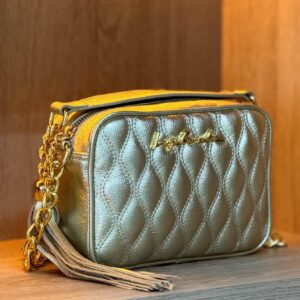 BOLSA CLÁSSICA EM COURO PRETO E ALÇA DE CORRENTES PEQUENA DOURADA