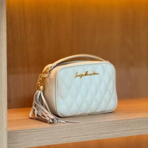 BOLSA CLÁSSICA EM COURO OFF WHITE E ALÇA DE CORRENTES PEQUENA