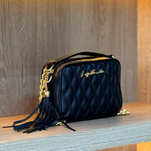 BOLSA CLÁSSICA EM COURO PRETO E ALÇA DE CORRENTES PEQUENA PRETA