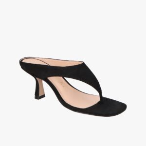 SANDÁLIA DE DEDO SALTO FINO MÉDIO EM CAMURÇA PRETA