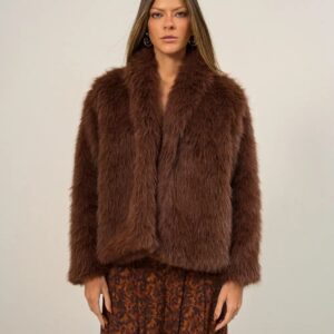 Casaco Curto em Pelo Sintético