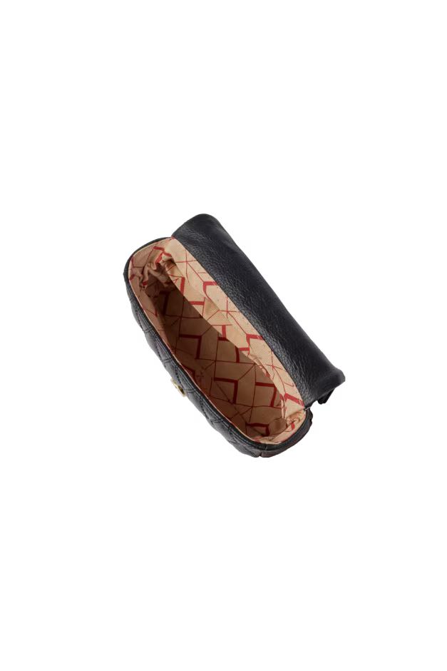 BOLSA CROSSBODY EM COURO PRETA COM CORRENTE PEQUENA - Imagem 4