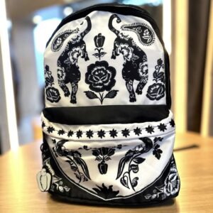 Mochila Farm Xodó Onça Romântica