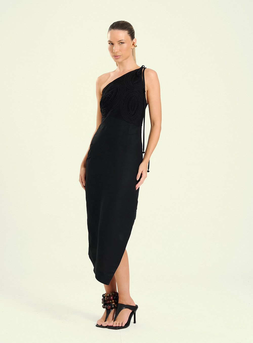 Vestido Feminino Midi Assimétrico Bordado