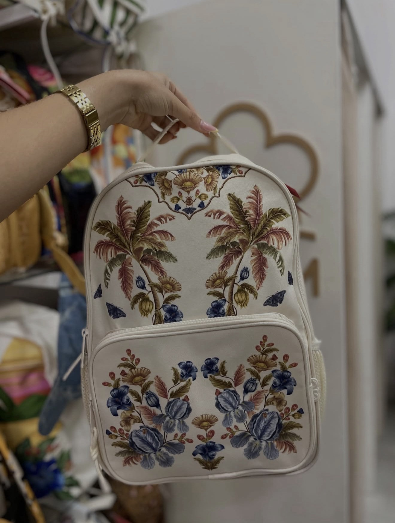 mochila me leva albania ow
