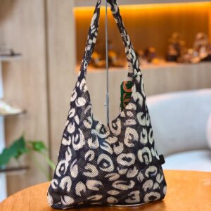 bolsa mesh onça decorada preto