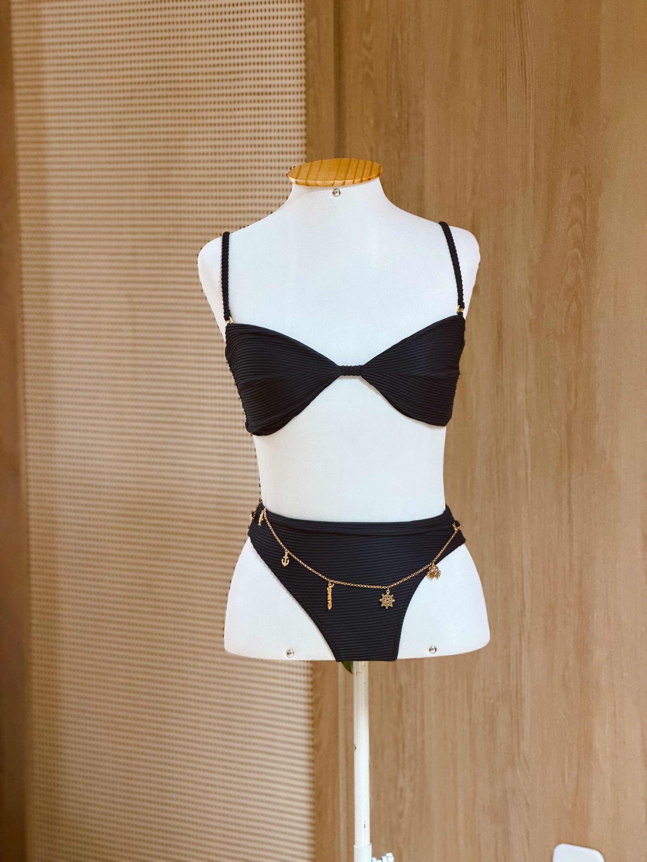 Biquíni Hot Pants Corrente Liso
