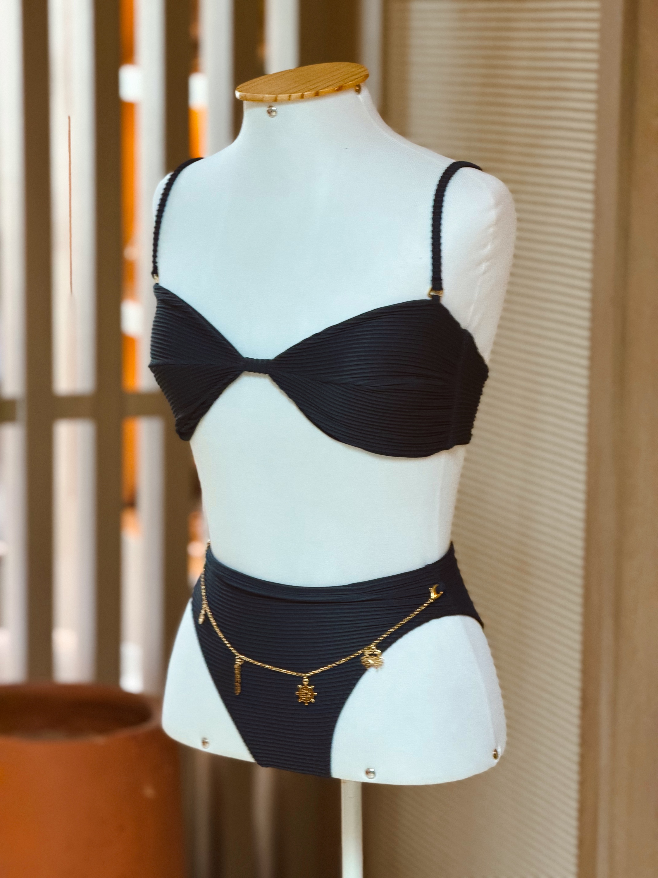 Biquíni Hot Pants Corrente Liso - Imagem 4