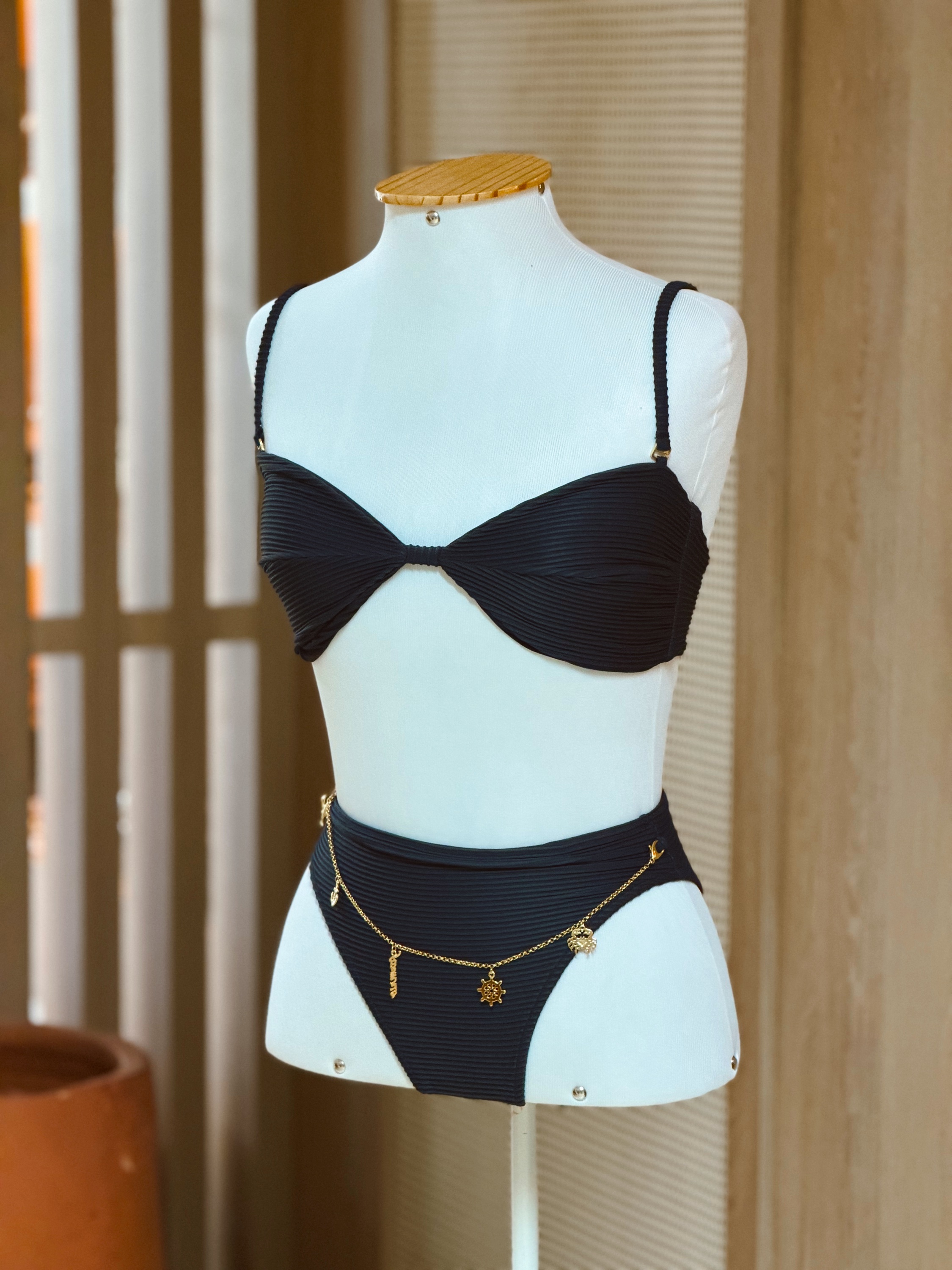 Biquíni Hot Pants Corrente Liso - Imagem 2