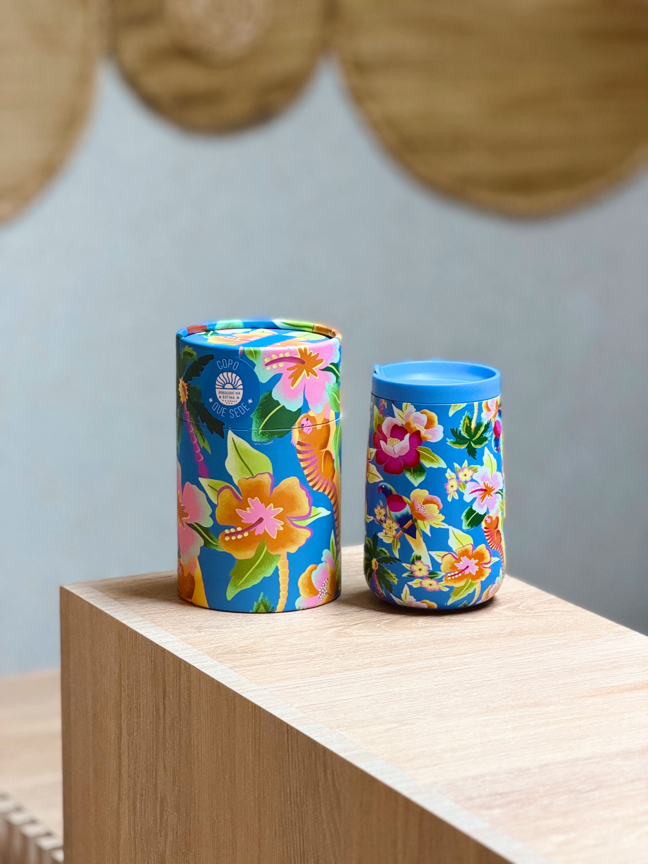 copo que sede floral hawaiano