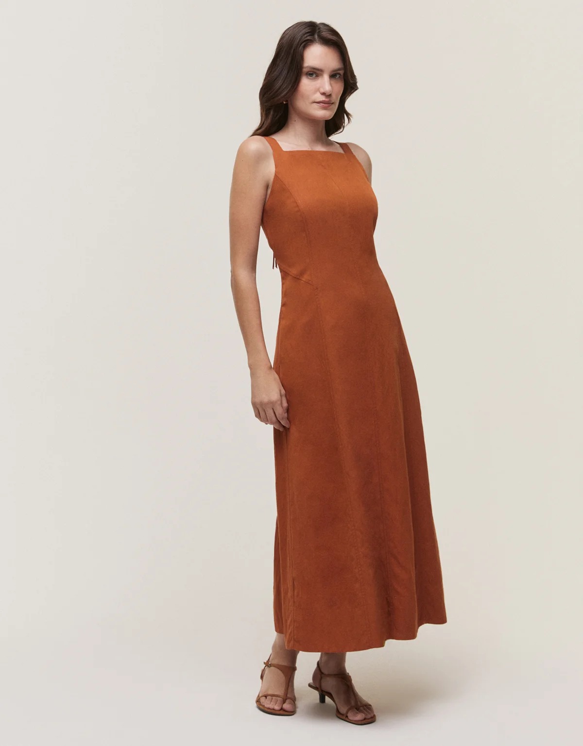 Vestido Evasê Recortes